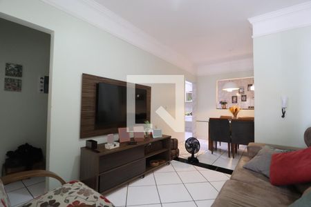 Sala de casa de condomínio para alugar com 2 quartos, 60m² em Jardim Holanda, Uberlândia