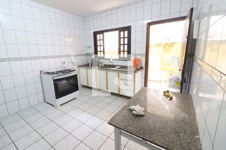 Cozinha 2 de casa à venda com 4 quartos, 171m² em Veloso, Osasco