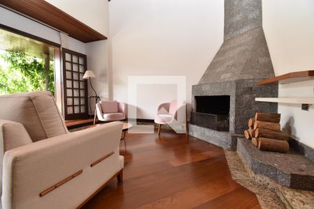 Sala 2 de casa para alugar com 6 quartos, 500m² em Jardim das Américas, Curitiba