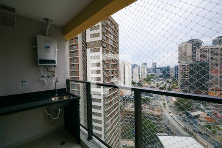 Varanda de kitnet/studio para alugar com 1 quarto, 27m² em Jardim das Acácias, São Paulo