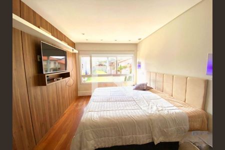 Casa à venda com 4 quartos, 400m² em Cidade São Francisco, Osasco