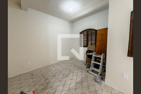 Sala de casa para alugar com 4 quartos, 180m² em Olaria, Rio de Janeiro