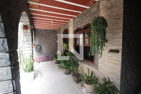 Varanda de casa à venda com 4 quartos, 150m² em Teixeira Dias, Belo Horizonte