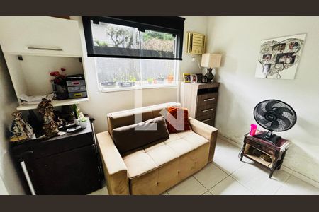 Quarto 1 de casa de condomínio para alugar com 5 quartos, 196m² em Vargem Pequena, Rio de Janeiro