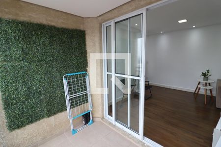 Sala de apartamento à venda com 2 quartos, 62m² em Km 18, Osasco