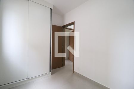 Quarto de apartamento para alugar com 2 quartos, 55m² em Jaraguá, Uberlândia