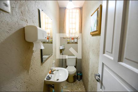 Lavabo de casa à venda com 7 quartos, 200m² em Tijuca, Rio de Janeiro