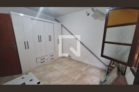 Quarto de casa para alugar com 2 quartos, 120m² em Jardim Santa Helena, Suzano