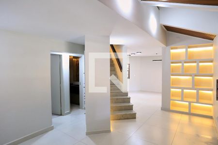 Sala de casa para alugar com 3 quartos, 92m² em Santa Efigênia, Belo Horizonte