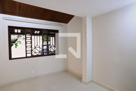 Sala de casa para alugar com 3 quartos, 92m² em Santa Efigênia, Belo Horizonte