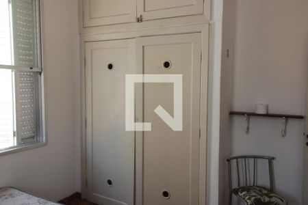 Quarto de apartamento para alugar com 2 quartos, 89m² em Gonzaga, Santos