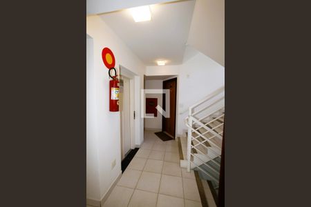 Entrada de apartamento para alugar com 3 quartos, 114m² em Cruzeiro, Belo Horizonte