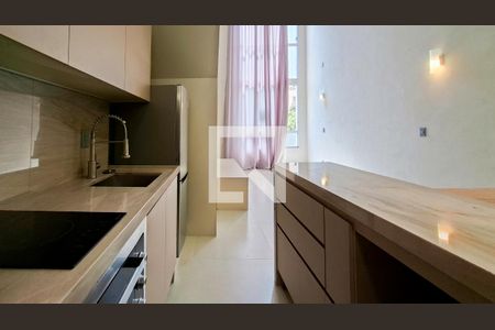 Cozinha de apartamento à venda com 1 quarto, 60m² em Carmo, Belo Horizonte