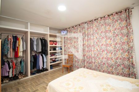 Suíte de casa para alugar com 3 quartos, 268m² em Parque Industrial Cumbica, Guarulhos