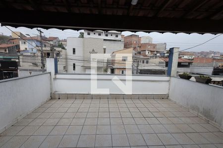 Sacada de casa à venda com 3 quartos, 159m² em Parque João Ramalho, Santo André