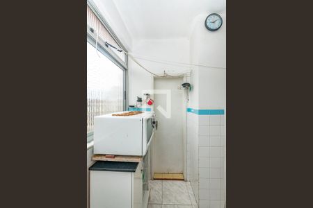 Banheiro de serviço de apartamento para alugar com 3 quartos, 120m² em Prado, Belo Horizonte