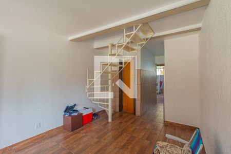Sala de casa de condomínio à venda com 2 quartos, 80m² em Rio Branco, Canoas