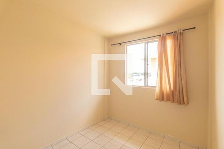 Quarto 2 de apartamento para alugar com 2 quartos, 52m² em Sítio Cercado, Curitiba