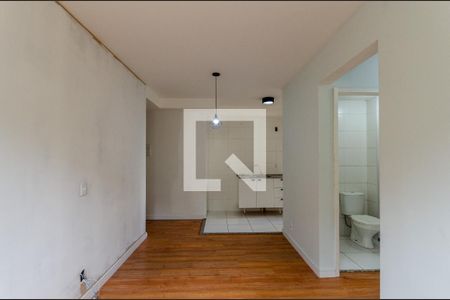 Sala de apartamento para alugar com 2 quartos, 42m² em Vila Zat, São Paulo