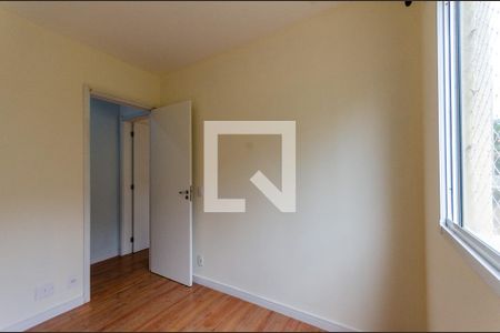 Quarto 1 de apartamento para alugar com 2 quartos, 42m² em Vila Zat, São Paulo