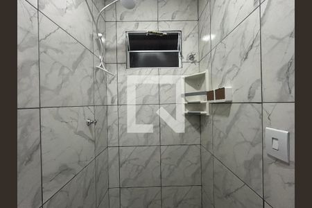 Banheiro de casa de condomínio para alugar com 1 quarto, 30m² em Vila Nina, São Paulo