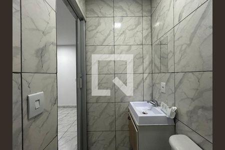Banheiro de casa de condomínio para alugar com 1 quarto, 30m² em Vila Nina, São Paulo