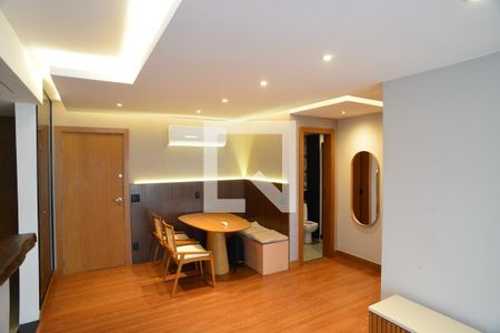 Sala de apartamento para alugar com 2 quartos, 75m² em Barra da Tijuca, Rio de Janeiro