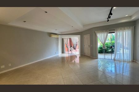 Sala de casa de condomínio à venda com 4 quartos, 335m² em Barra da Tijuca, Rio de Janeiro