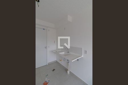 Sala/Cozinha de apartamento à venda com 2 quartos, 60m² em Vila Carmosina, São Paulo