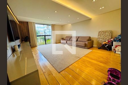 Casa à venda com 4 quartos, 1000m² em Santa Branca, Belo Horizonte