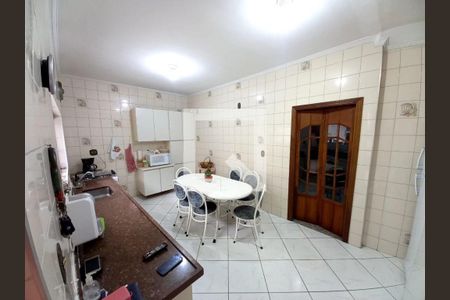 Casa à venda com 4 quartos, 209m² em Jardim Bela Vista, Santo André