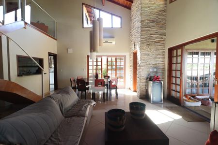 Sala de casa de condomínio para alugar com 4 quartos, 1000m² em Royal Park, Ribeirão Preto