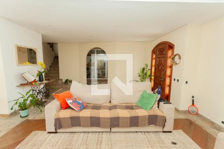 Sala de casa à venda com 4 quartos, 350m² em Jardim Teresa, São Paulo