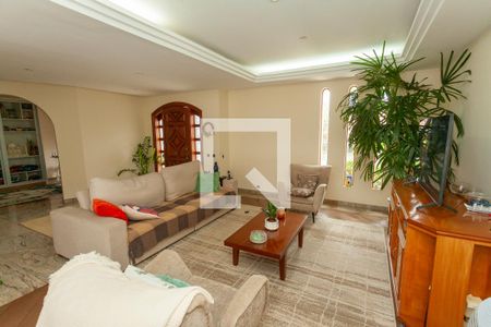 Sala de casa à venda com 4 quartos, 350m² em Jardim Teresa, São Paulo