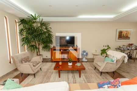 Sala de casa à venda com 4 quartos, 350m² em Jardim Teresa, São Paulo