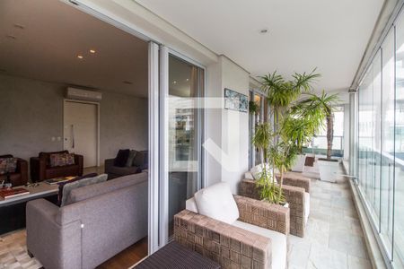 Varanda de apartamento para alugar com 4 quartos, 284m² em Alphaville, Santana de Parnaíba