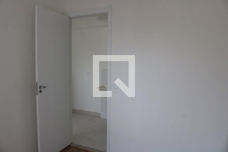 Quarto 2 de apartamento para alugar com 2 quartos, 55m² em Parque Industrial Tomas Edson, São Paulo