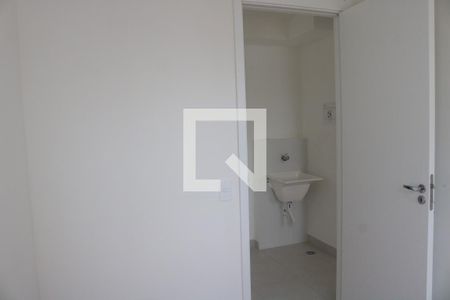 Quarto 1 de apartamento para alugar com 2 quartos, 55m² em Parque Industrial Tomas Edson, São Paulo