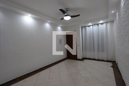 Sala de casa à venda com 2 quartos, 220m² em Vila Tolstoi, São Paulo