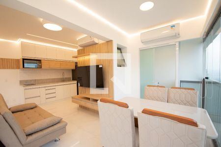 Sala de estar e jantar de apartamento à venda com 1 quarto, 44m² em Pinheiros, São Paulo