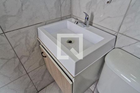 Banheiro Social de kitnet/studio para alugar com 1 quarto, 17m² em Vila Nina, São Paulo