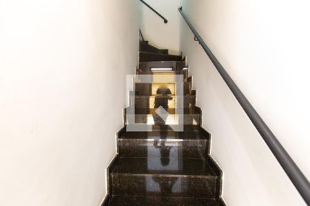 Escada de casa de condomínio à venda com 2 quartos, 59m² em Parada XV de Novembro, São Paulo