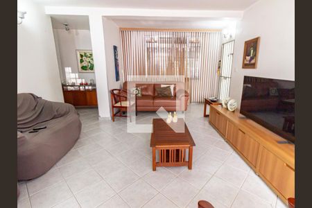 Sala de casa à venda com 3 quartos, 240m² em Vila Claudia, São Paulo