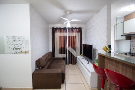 Sala de apartamento para alugar com 2 quartos, 43m² em Zona Industrial, Sorocaba