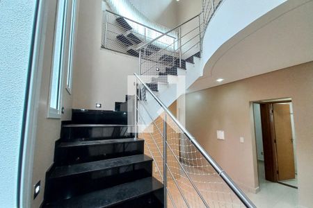 Escada  de casa de condomínio à venda com 3 quartos, 248m² em Swiss Park, Campinas