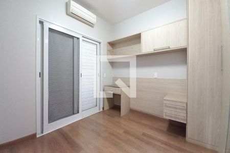 Quarto 1  de casa de condomínio à venda com 3 quartos, 248m² em Swiss Park, Campinas