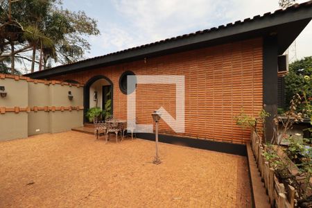 Garagem de casa para alugar com 7 quartos, 560m² em Republica, Ribeirão Preto
