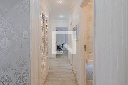 Corredor de apartamento para alugar com 3 quartos, 108m² em Cerqueira César, São Paulo