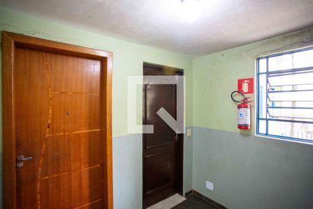 Hall de entrada de apartamento à venda com 2 quartos, 44m² em Conceição, Diadema