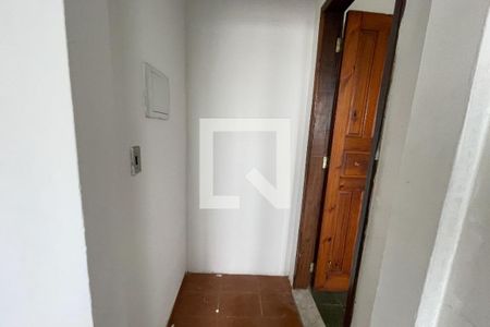 Corredor de apartamento para alugar com 1 quarto, 70m² em Parque Duque, Duque de Caxias